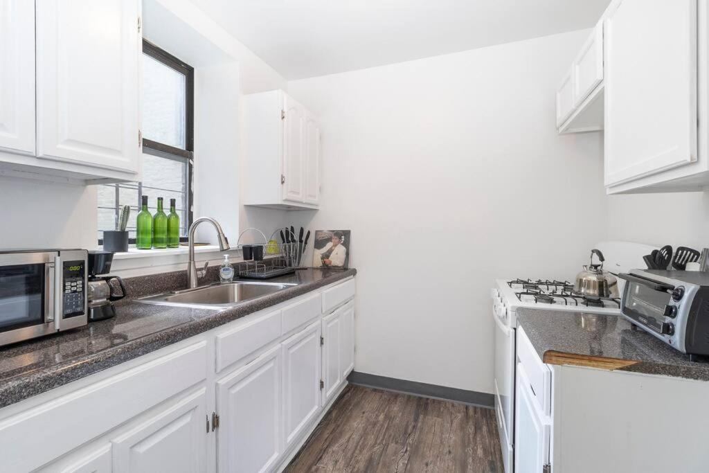2Bed Bliss By Central Park North New York Exterior foto